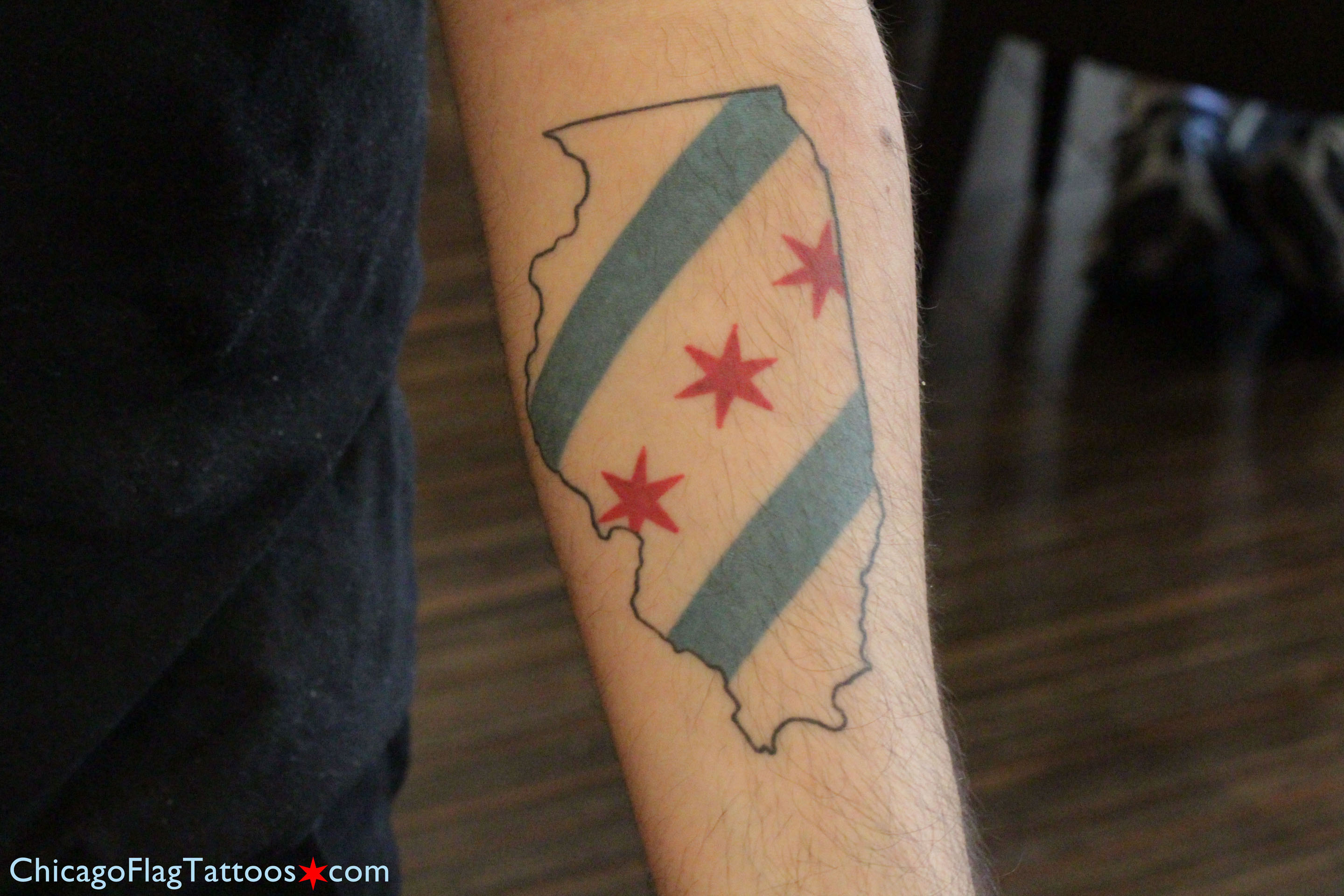 http://chicagoflagtattoos.com/img/hasani-il-tattoo.jpg